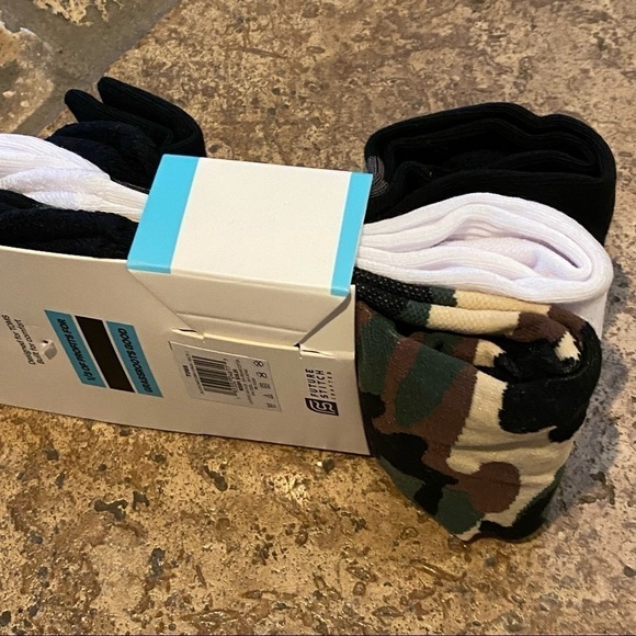 NWT~TOMS 3 Assorted Crew Socks Size Large-Unisex - Picture 1 of 5